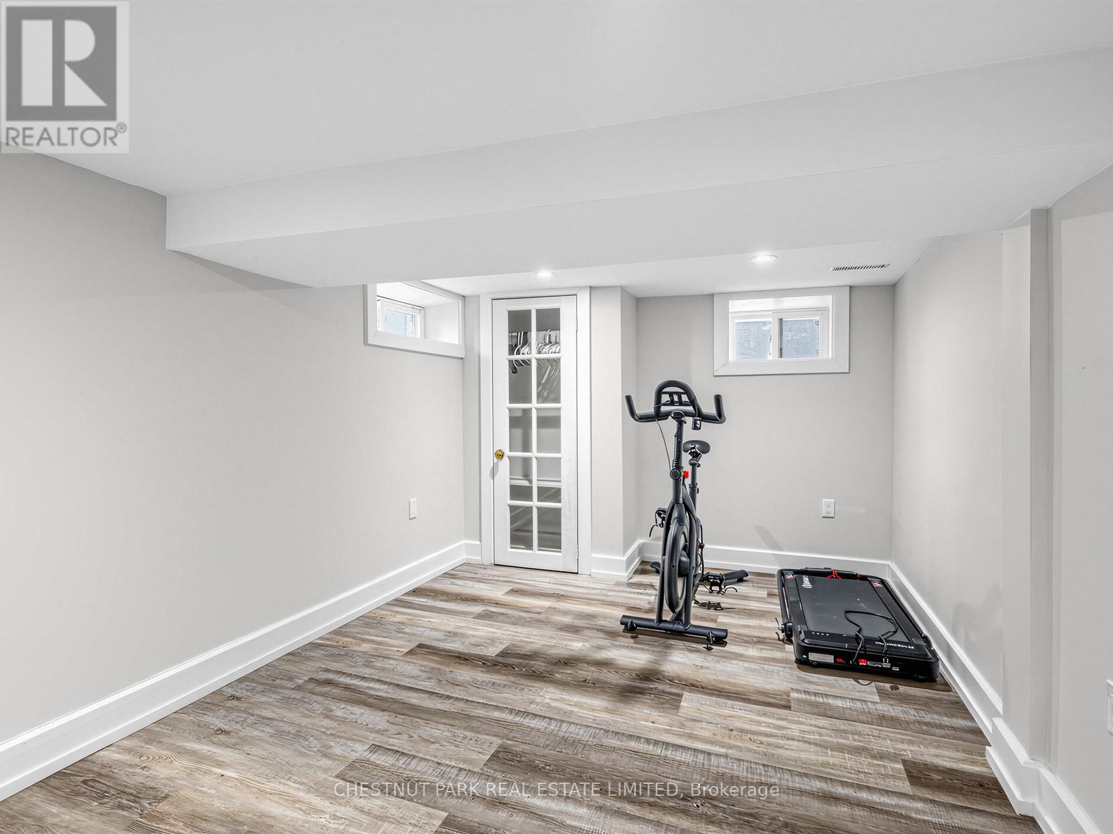 209 Robina Avenue, Toronto, Ontario  M6C 3Y9 - Photo 33 - C12995686