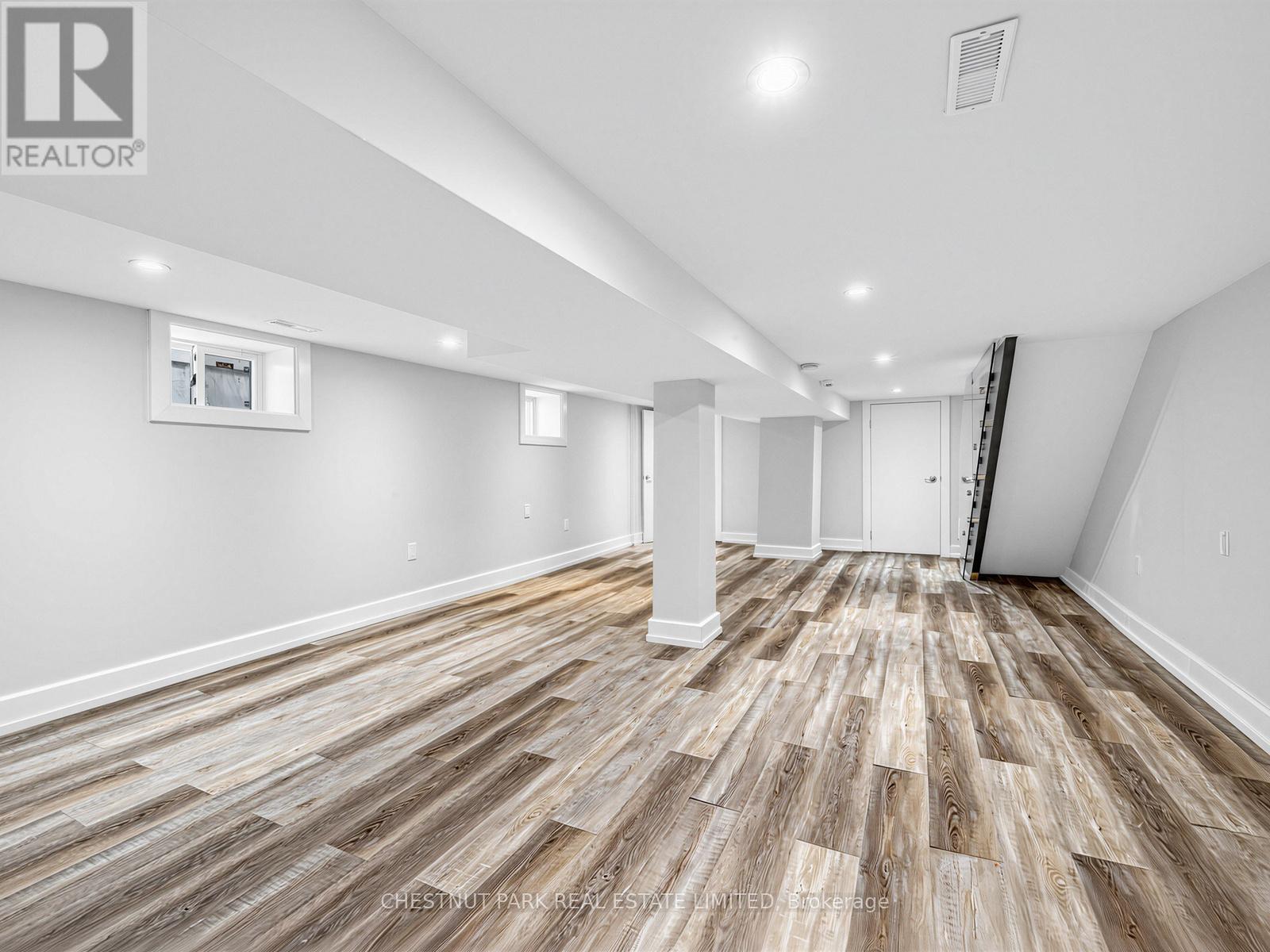 209 Robina Avenue, Toronto, Ontario  M6C 3Y9 - Photo 34 - C12995686