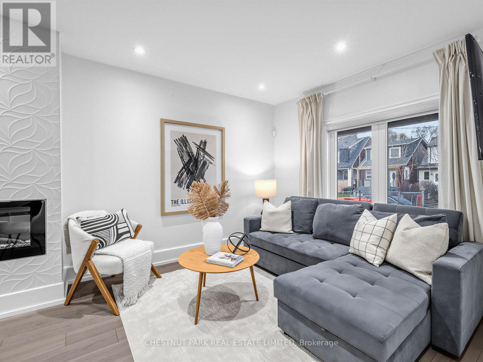 209 Robina Avenue, Toronto, Ontario  M6C 3Y9 - Photo 5 - C12995686