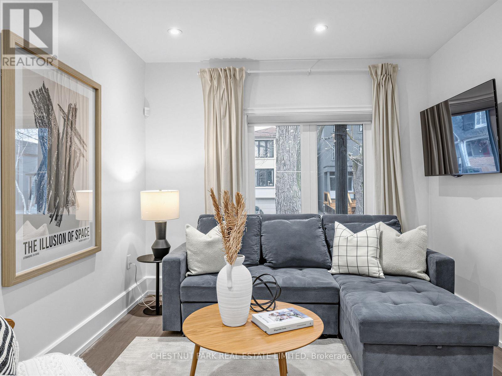 209 Robina Avenue, Toronto, Ontario  M6C 3Y9 - Photo 6 - C12995686