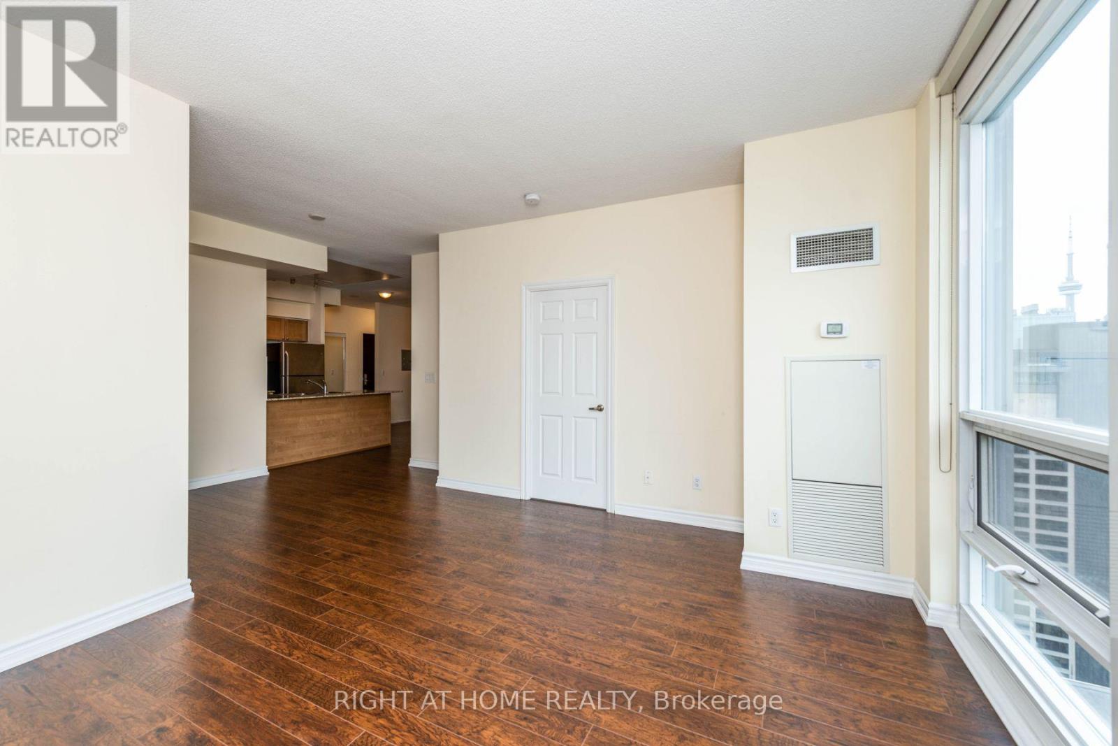 2712 - 761 Bay Street, Toronto, Ontario  M5G 2R2 - Photo 18 - C12995738