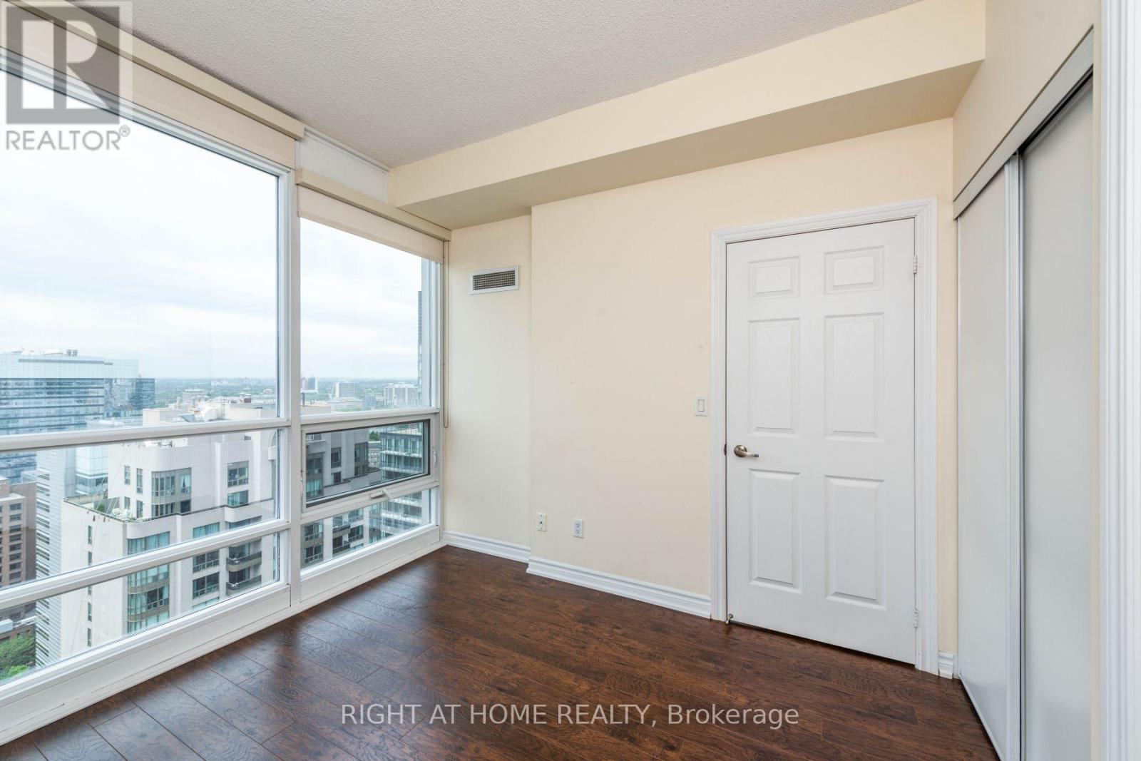 2712 - 761 Bay Street, Toronto, Ontario  M5G 2R2 - Photo 26 - C12995738