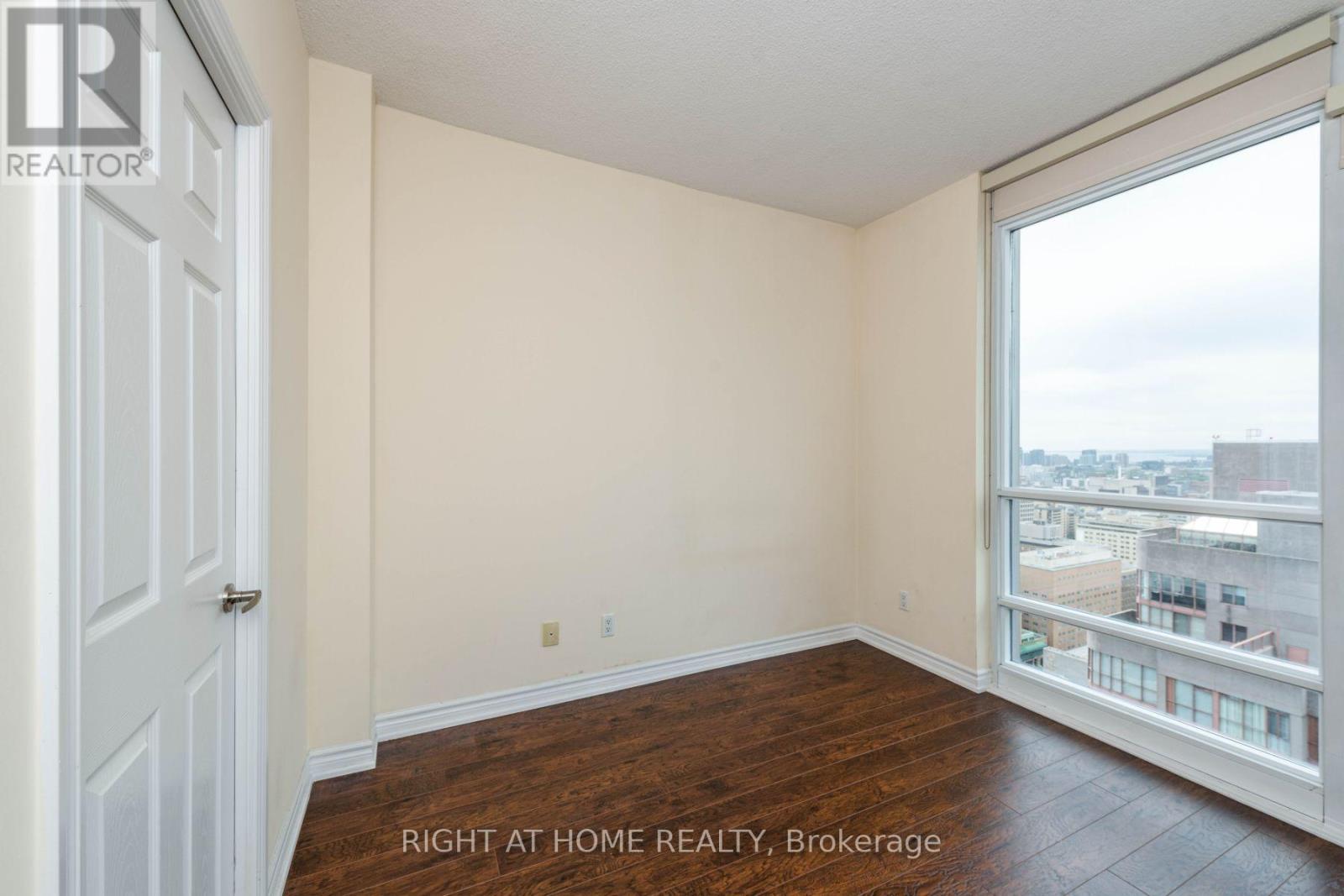 2712 - 761 Bay Street, Toronto, Ontario  M5G 2R2 - Photo 27 - C12995738