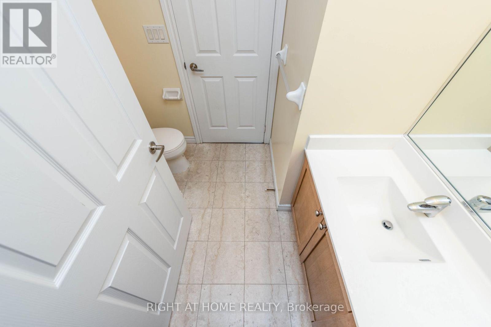 2712 - 761 Bay Street, Toronto, Ontario  M5G 2R2 - Photo 29 - C12995738