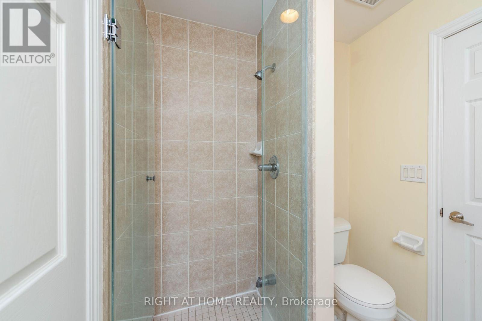 2712 - 761 Bay Street, Toronto, Ontario  M5G 2R2 - Photo 30 - C12995738