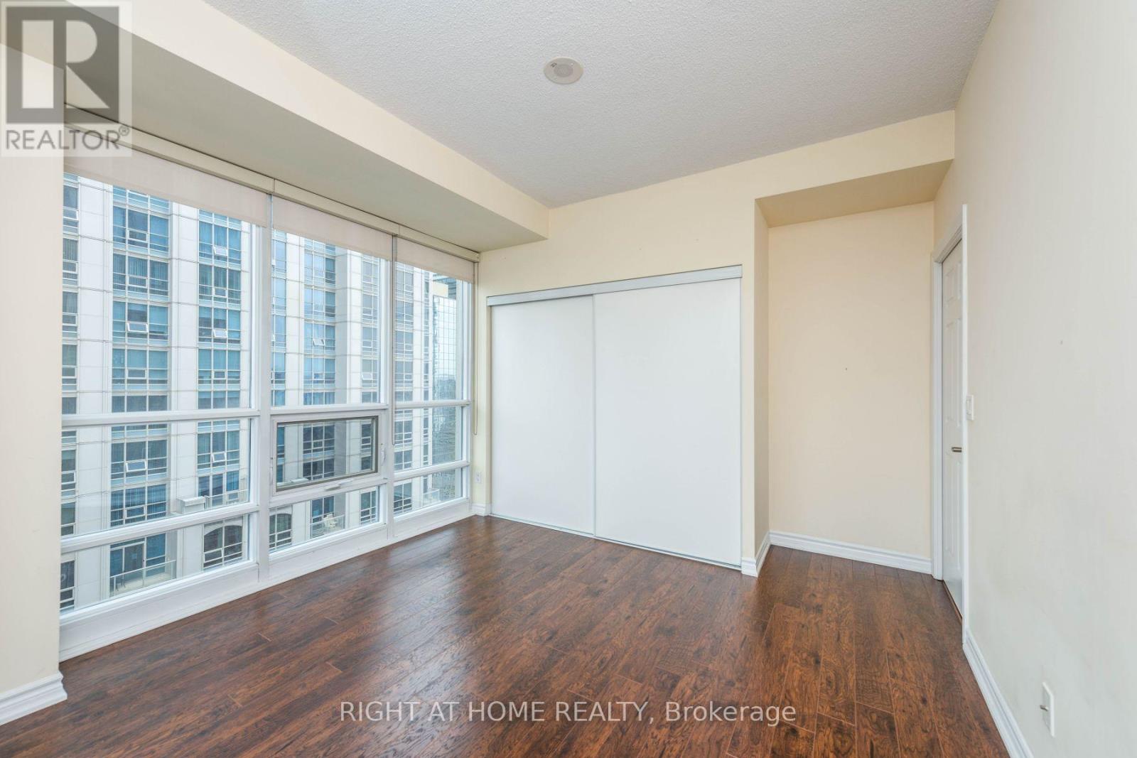 2712 - 761 Bay Street, Toronto, Ontario  M5G 2R2 - Photo 32 - C12995738