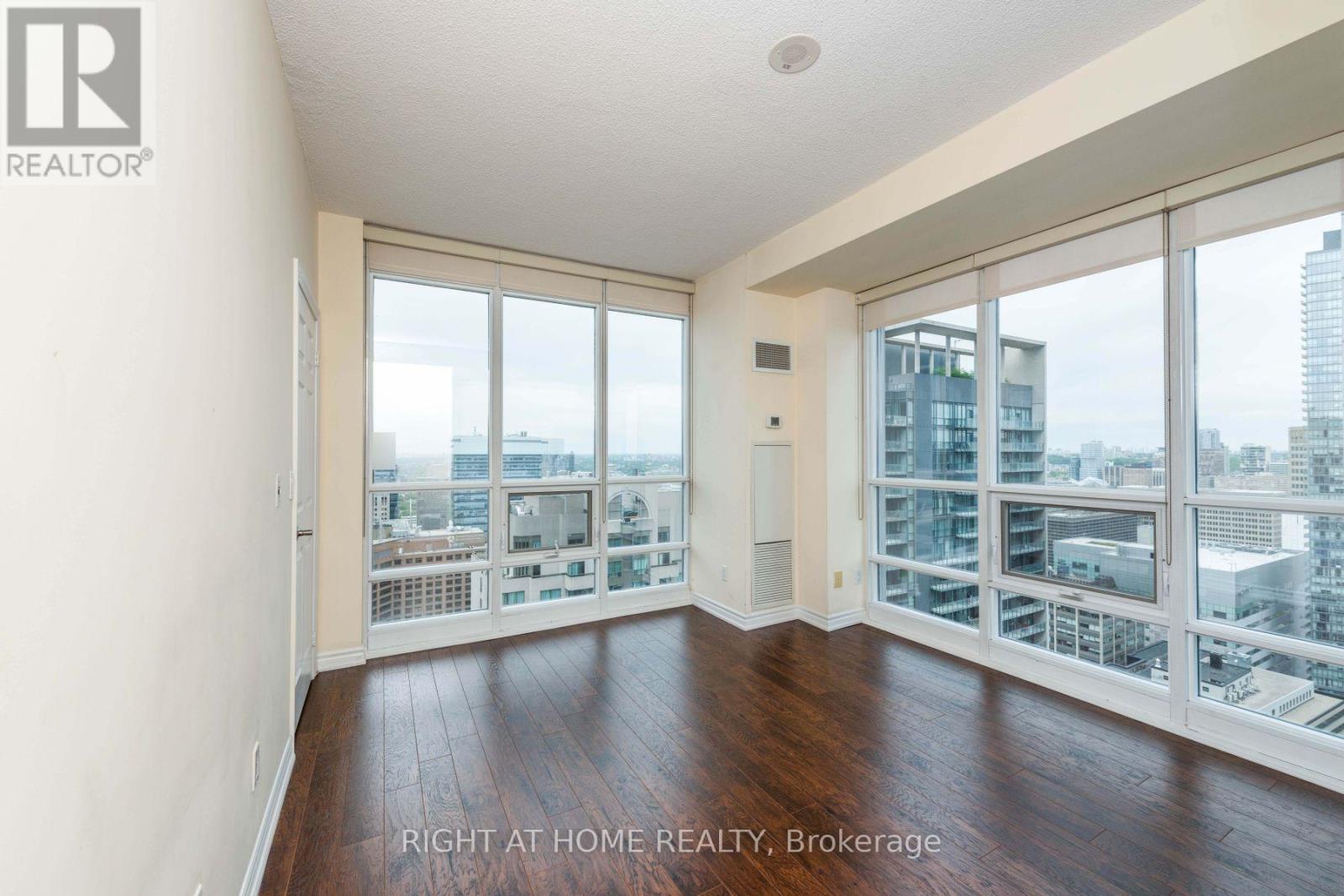 2712 - 761 Bay Street, Toronto, Ontario  M5G 2R2 - Photo 34 - C12995738