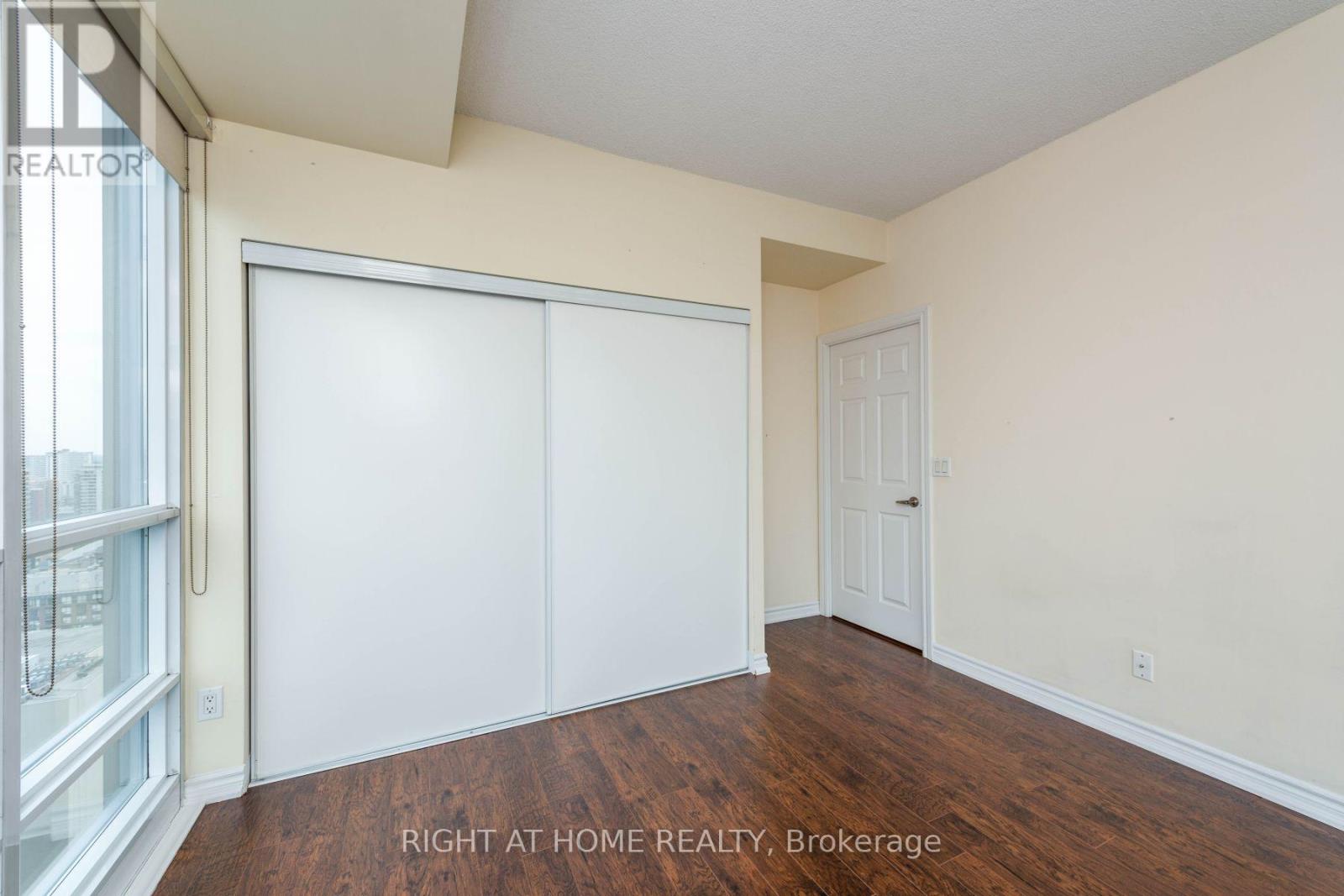 2712 - 761 Bay Street, Toronto, Ontario  M5G 2R2 - Photo 35 - C12995738