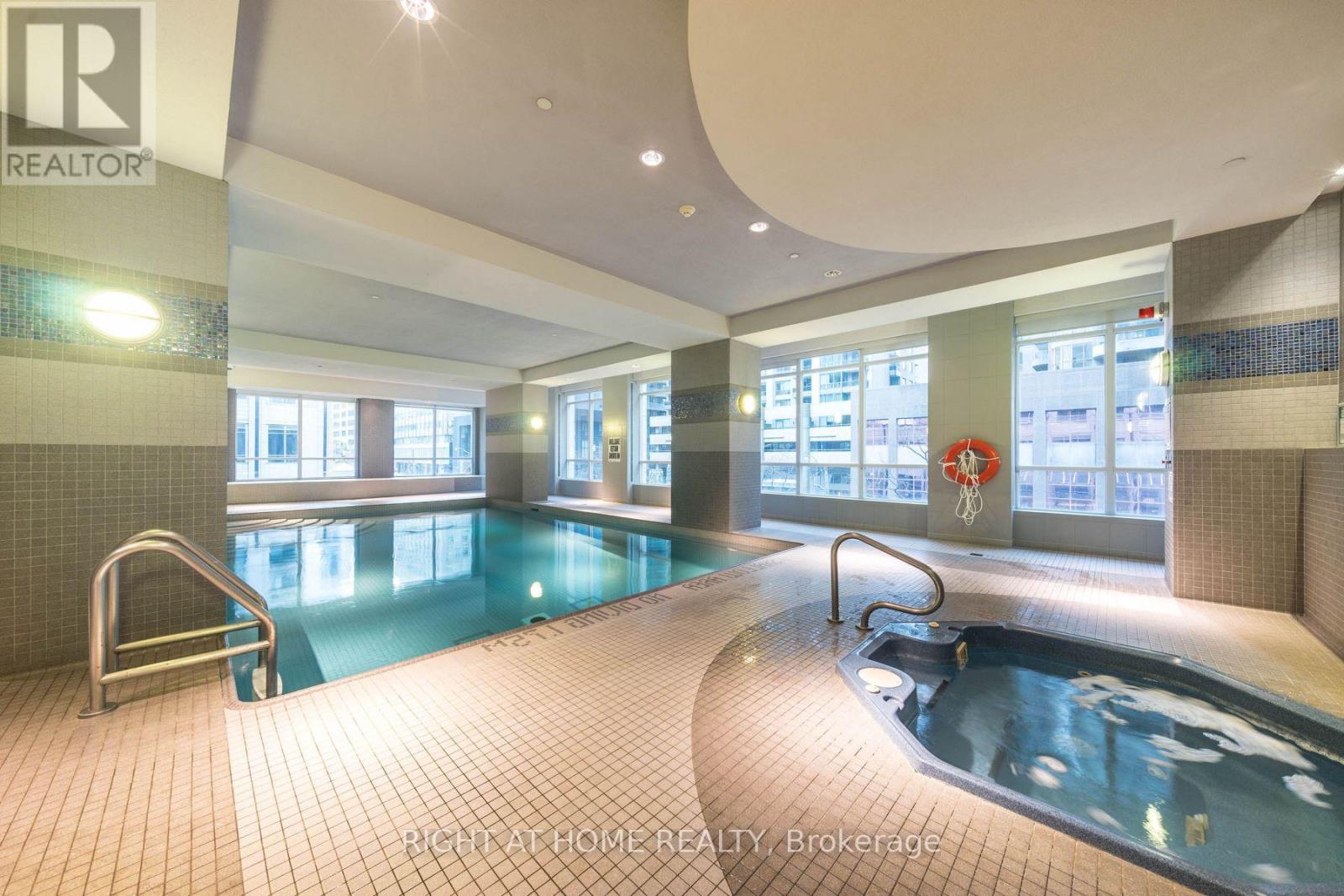 2712 - 761 Bay Street, Toronto, Ontario  M5G 2R2 - Photo 39 - C12995738