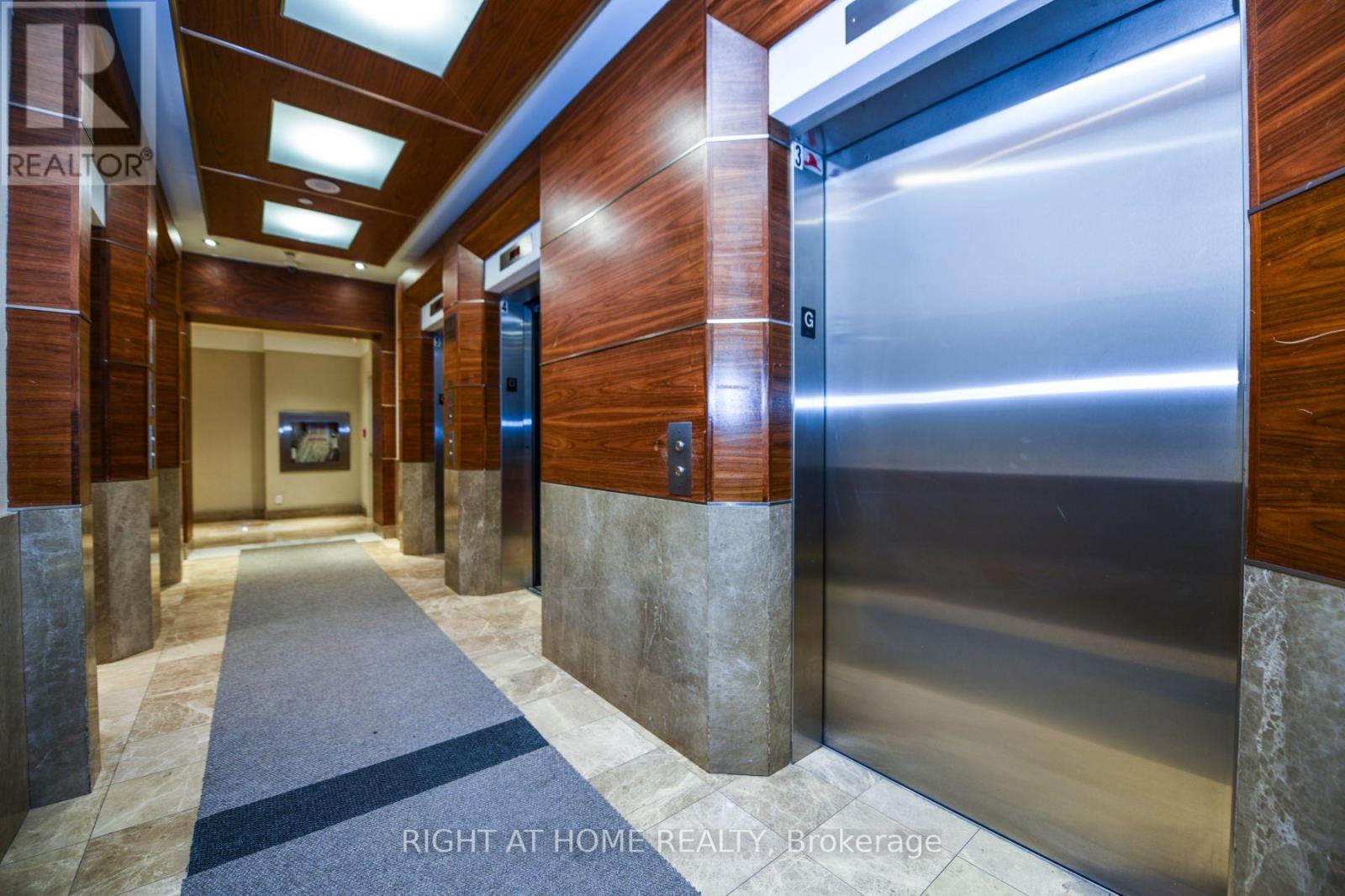 2712 - 761 Bay Street, Toronto, Ontario  M5G 2R2 - Photo 5 - C12995738