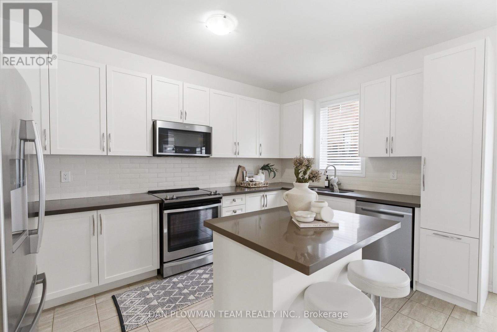 28 Sheldon Drive, Ajax, Ontario  L1T 0L9 - Photo 11 - E12995474