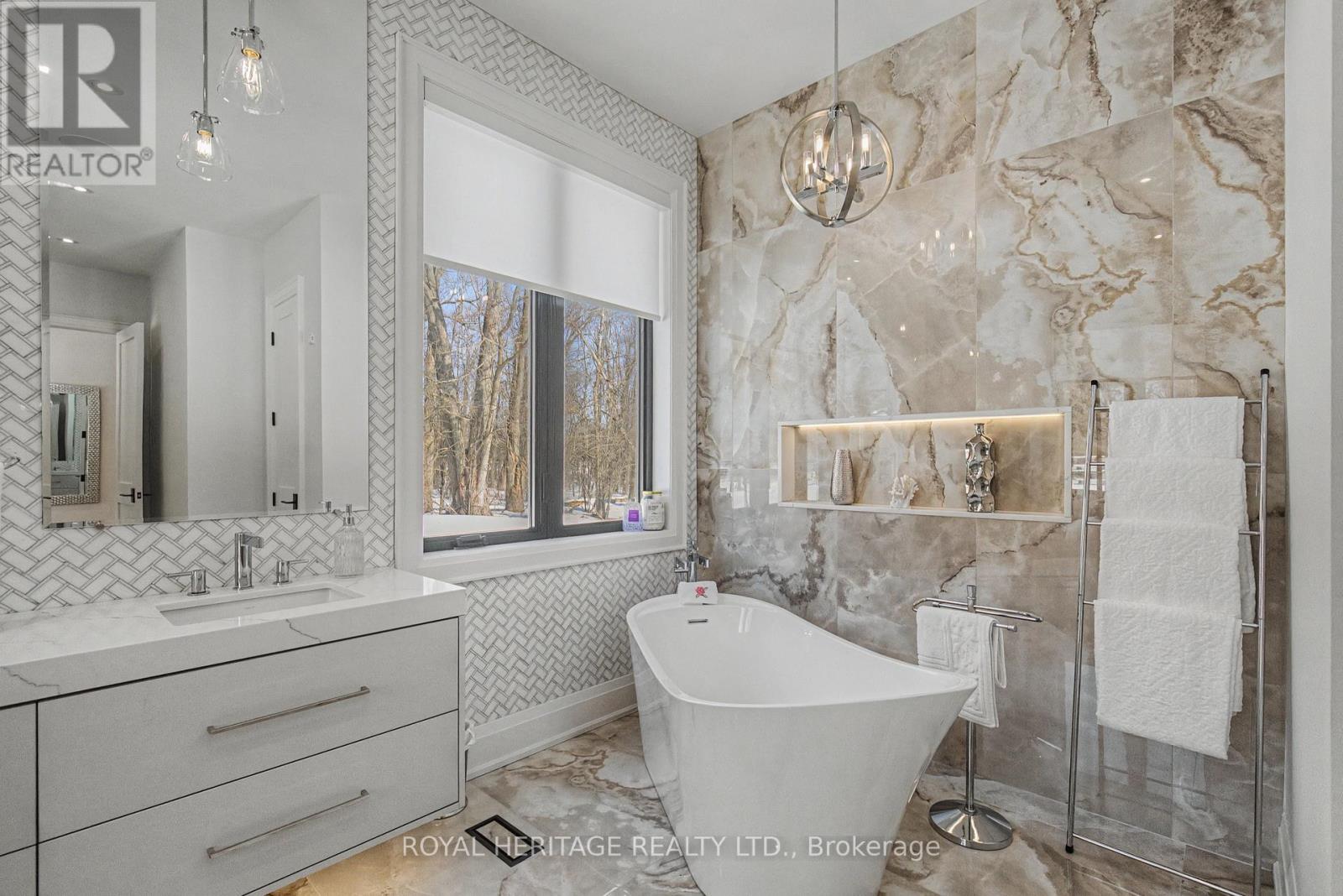 614 Roselawn Avenue, Oshawa, Ontario  L1L 1B2 - Photo 24 - E12995514