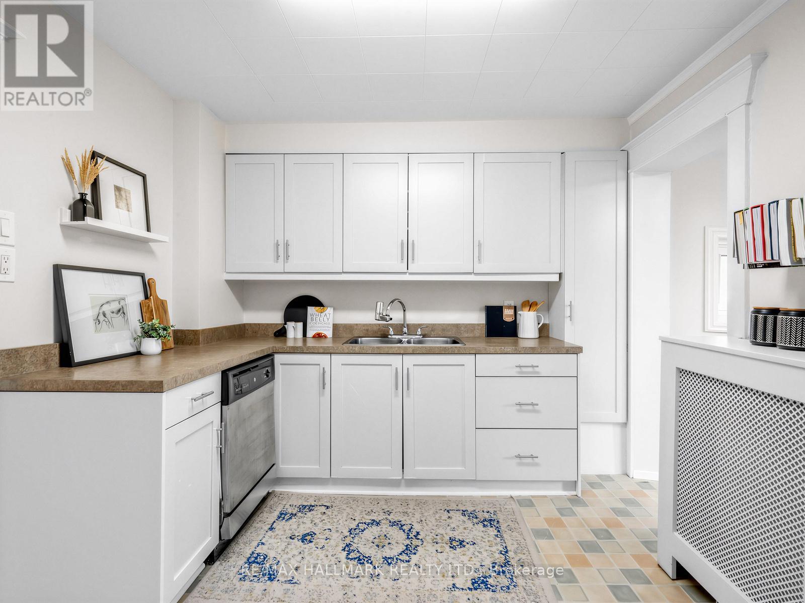 86 Mortimer Avenue, Toronto, Ontario  M4K 2A1 - Photo 12 - E12995534