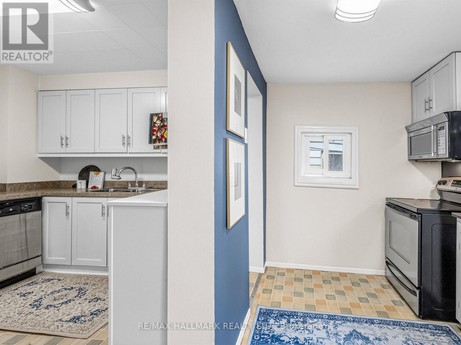 86 Mortimer Avenue, Toronto, Ontario  M4K 2A1 - Photo 14 - E12995534