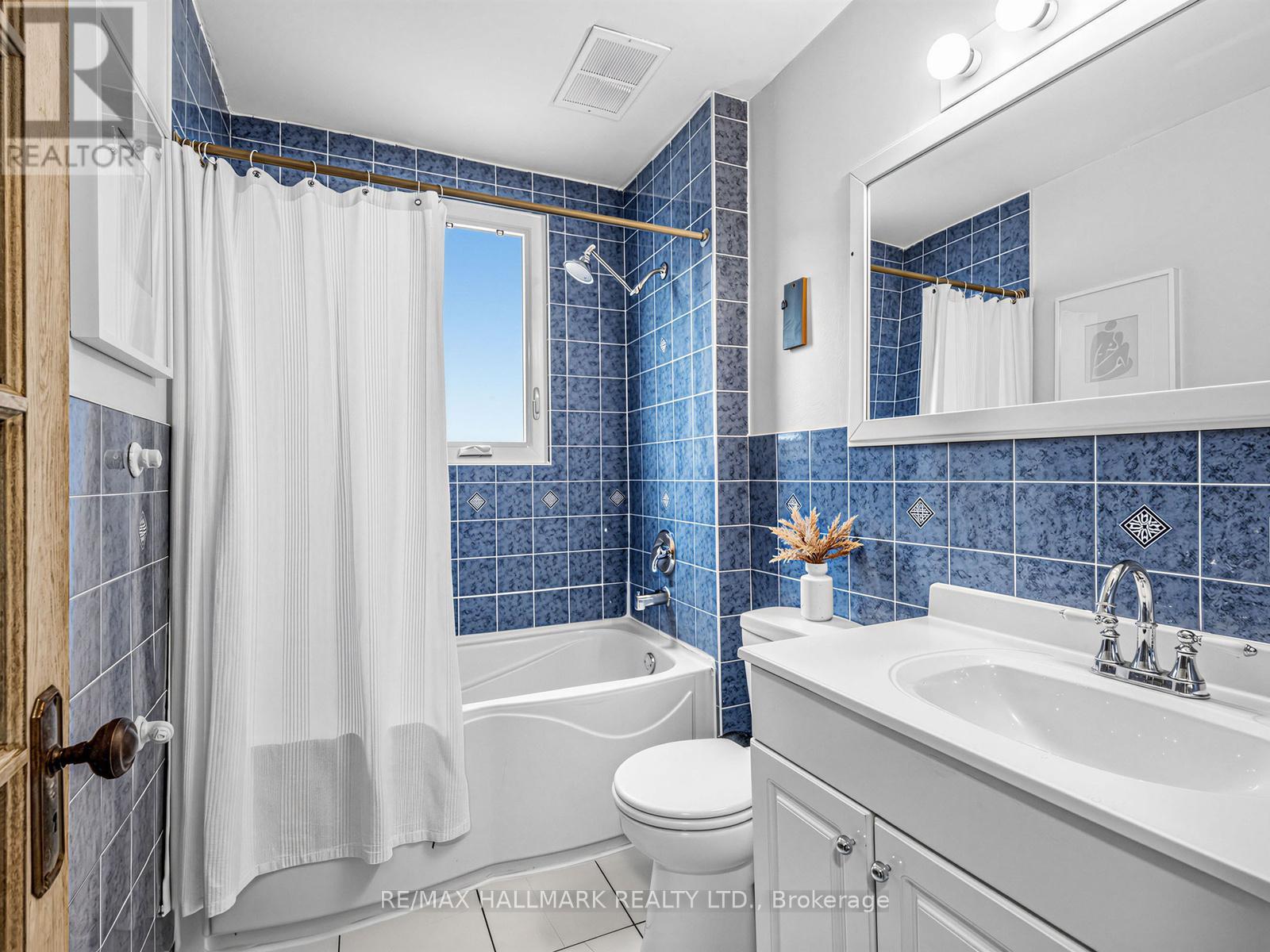 86 Mortimer Avenue, Toronto, Ontario  M4K 2A1 - Photo 23 - E12995534