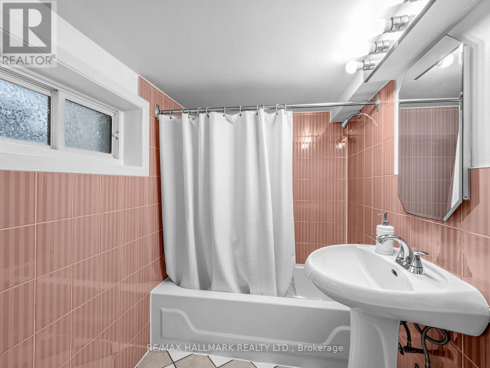 86 Mortimer Avenue, Toronto, Ontario  M4K 2A1 - Photo 27 - E12995534