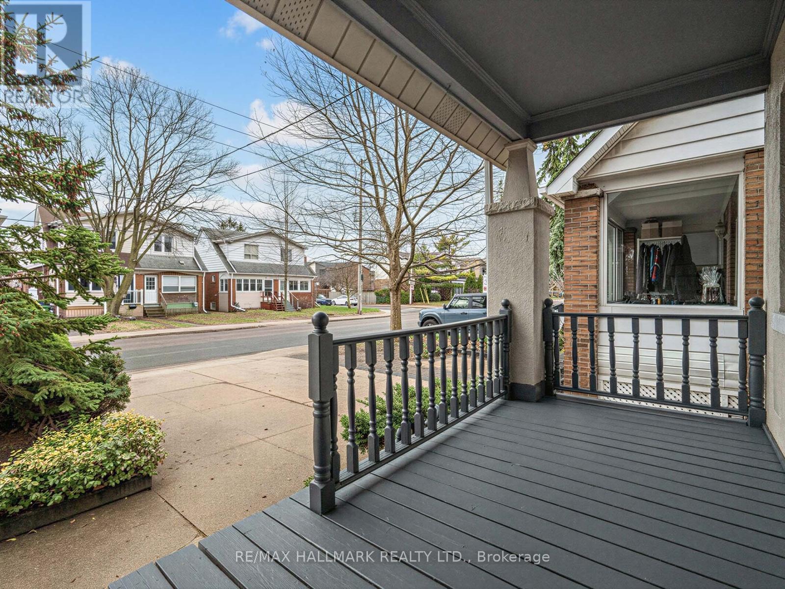 86 Mortimer Avenue, Toronto, Ontario  M4K 2A1 - Photo 3 - E12995534