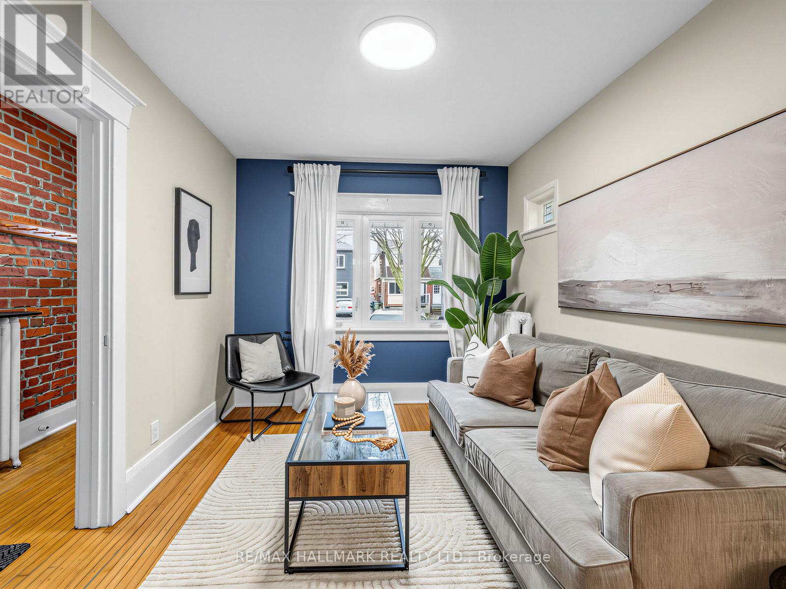 86 Mortimer Avenue, Toronto, Ontario  M4K 2A1 - Photo 6 - E12995534