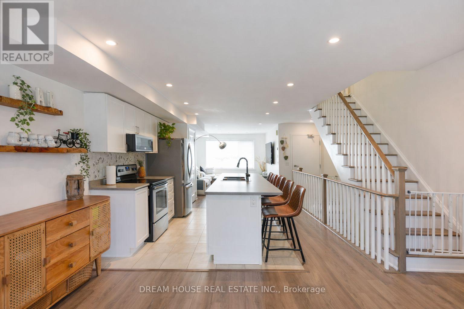 94 - 2500 Hill Rise Court, Oshawa, Ontario  L1L 0M6 - Photo 4 - E12995704