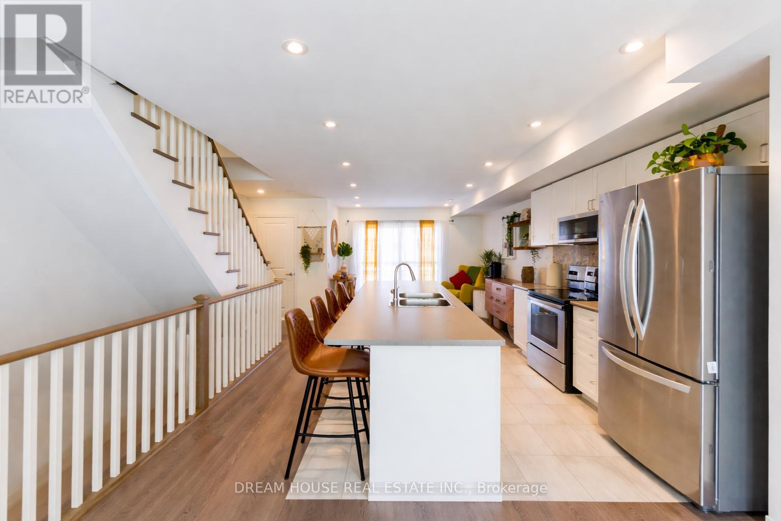 94 - 2500 Hill Rise Court, Oshawa, Ontario  L1L 0M6 - Photo 5 - E12995704