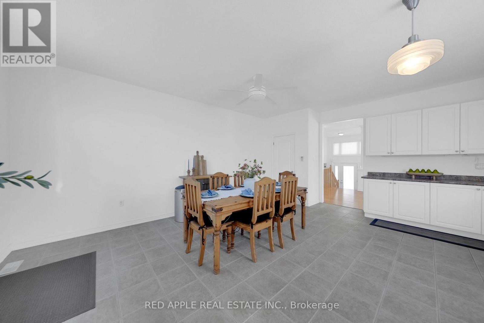 46 Bannerman Drive, Bradford West Gwillimbury, Ontario  L3Z 3J7 - Photo 11 - N12995470