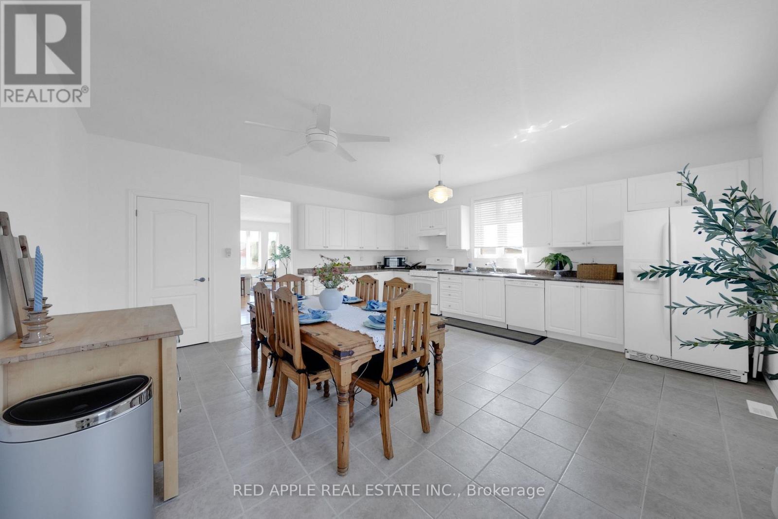 46 Bannerman Drive, Bradford West Gwillimbury, Ontario  L3Z 3J7 - Photo 14 - N12995470