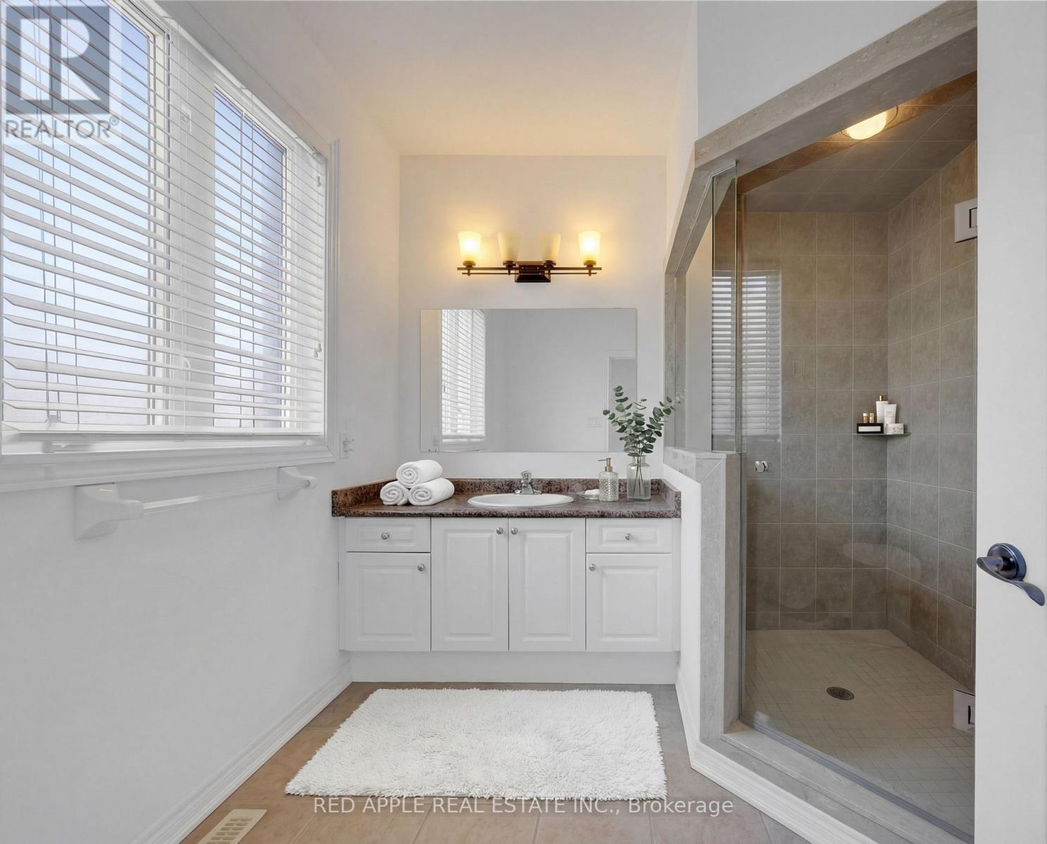 46 Bannerman Drive, Bradford West Gwillimbury, Ontario  L3Z 3J7 - Photo 18 - N12995470