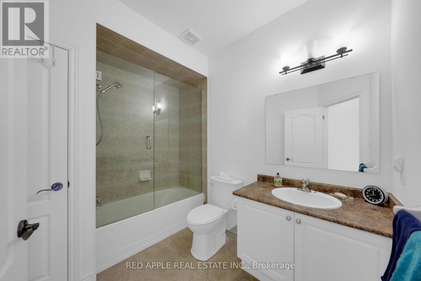 46 Bannerman Drive, Bradford West Gwillimbury, Ontario  L3Z 3J7 - Photo 19 - N12995470