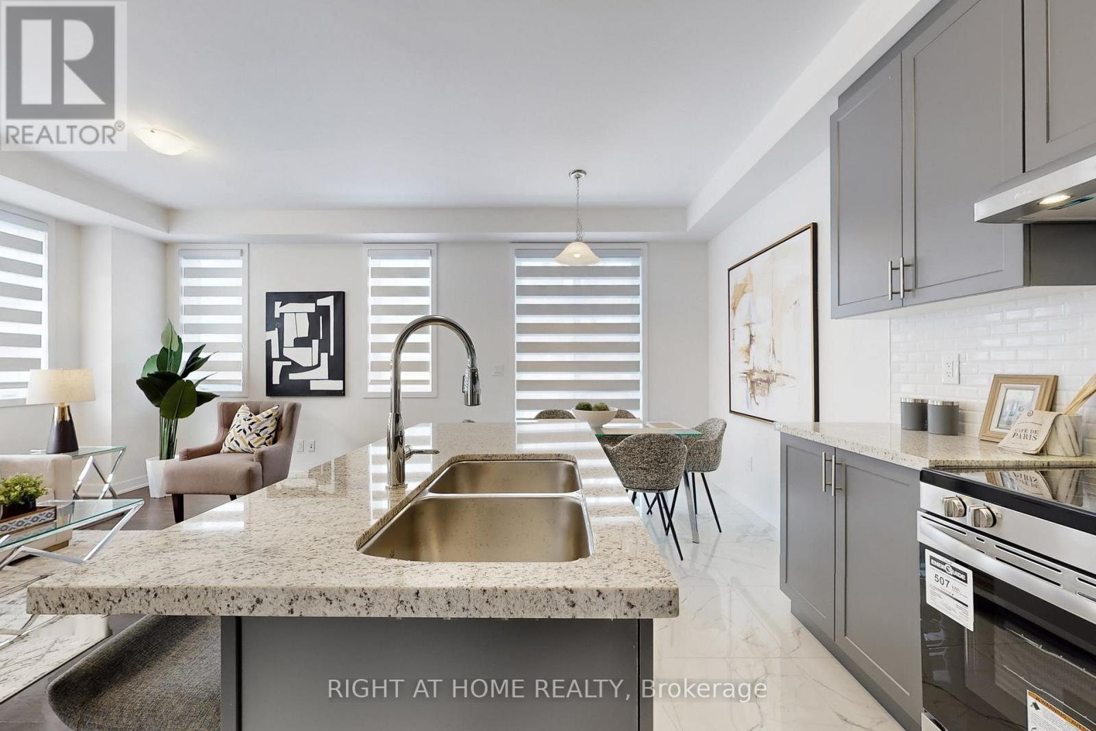 154 Anna Russell Way, Markham, Ontario  L3R 3X3 - Photo 11 - N12995488