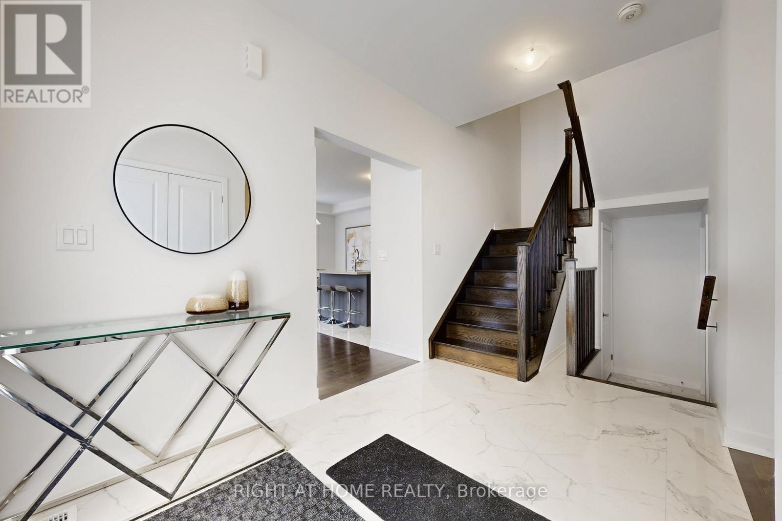 154 Anna Russell Way, Markham, Ontario  L3R 3X3 - Photo 19 - N12995488