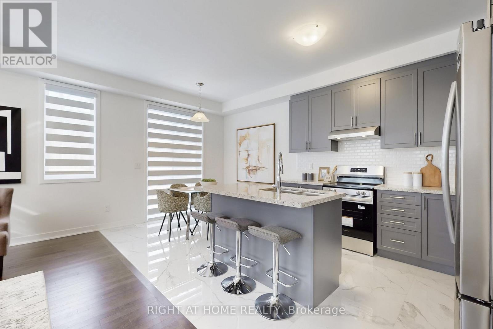 154 Anna Russell Way, Markham, Ontario  L3R 3X3 - Photo 9 - N12995488