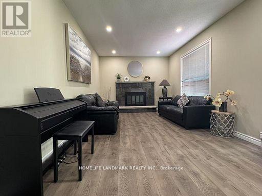 492 Traviss Drive, Newmarket, Ontario  L3Y 7K5 - Photo 6 - N12995490