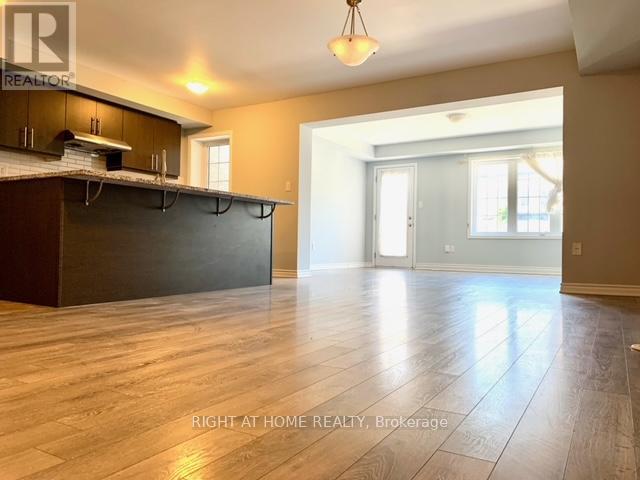 43 Minlow Way, Aurora, Ontario  L3X 1V9 - Photo 6 - N12995588