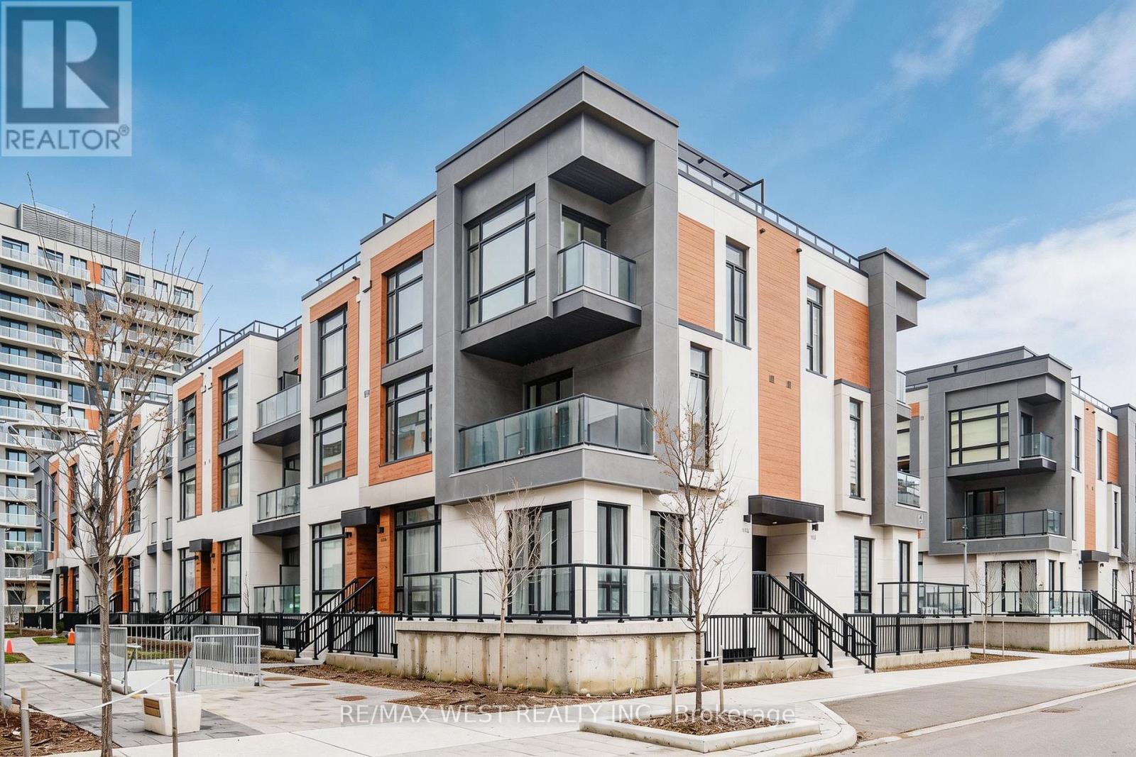 1103 - 12 DAVID EYER ROAD, Richmond Hill, Ontario