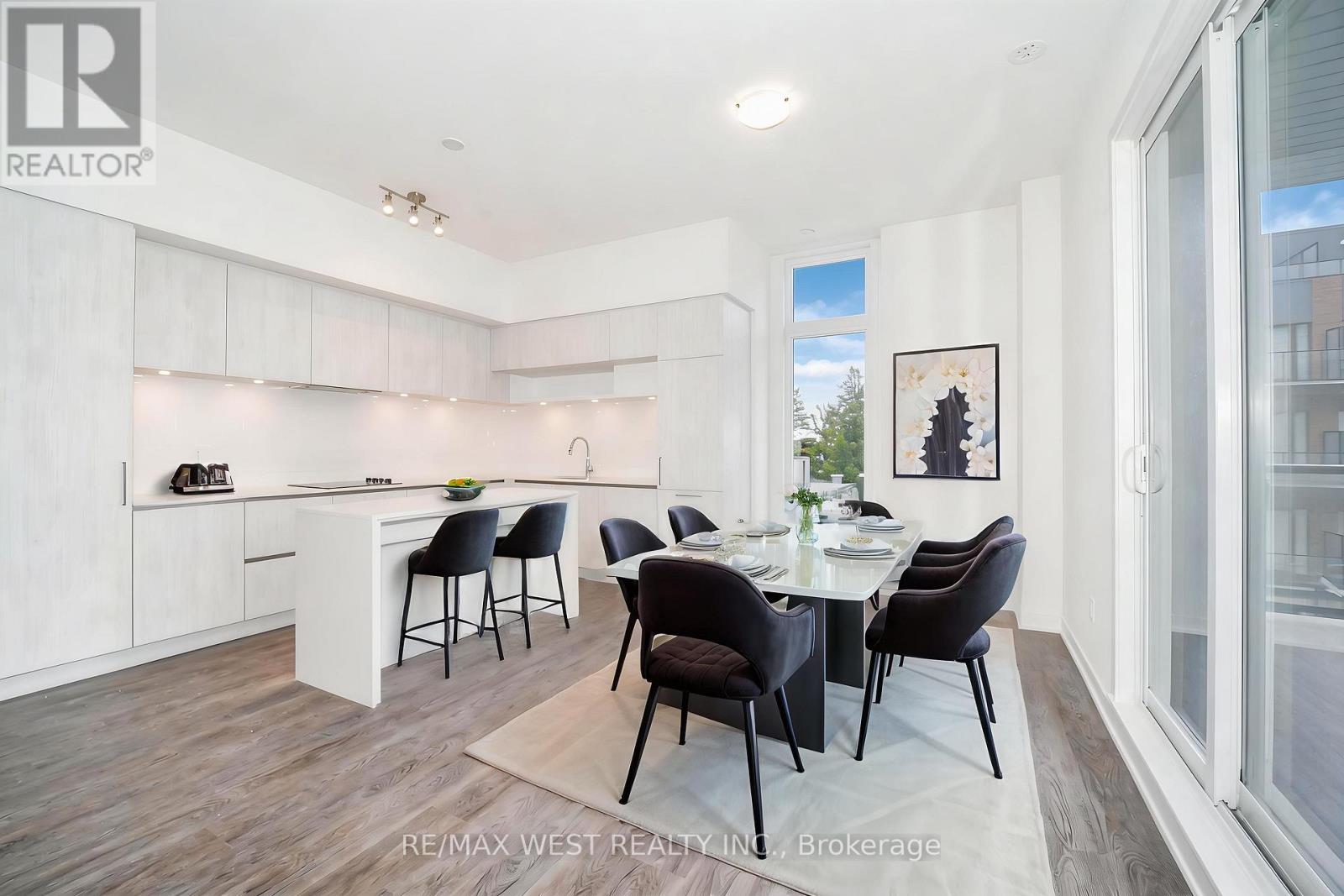 1103 - 12 David Eyer Road, Richmond Hill, Ontario  L4S 0N3 - Photo 3 - N12995600