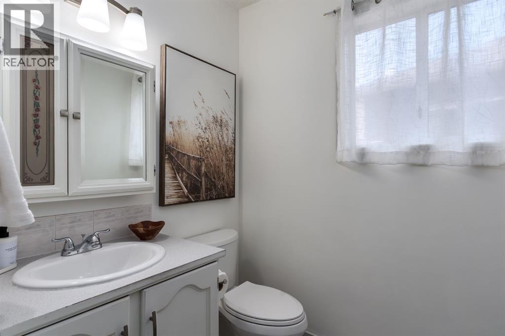 303 Coventry Close Ne, Calgary, Alberta  T3K 4C5 - Photo 12 - A2299541