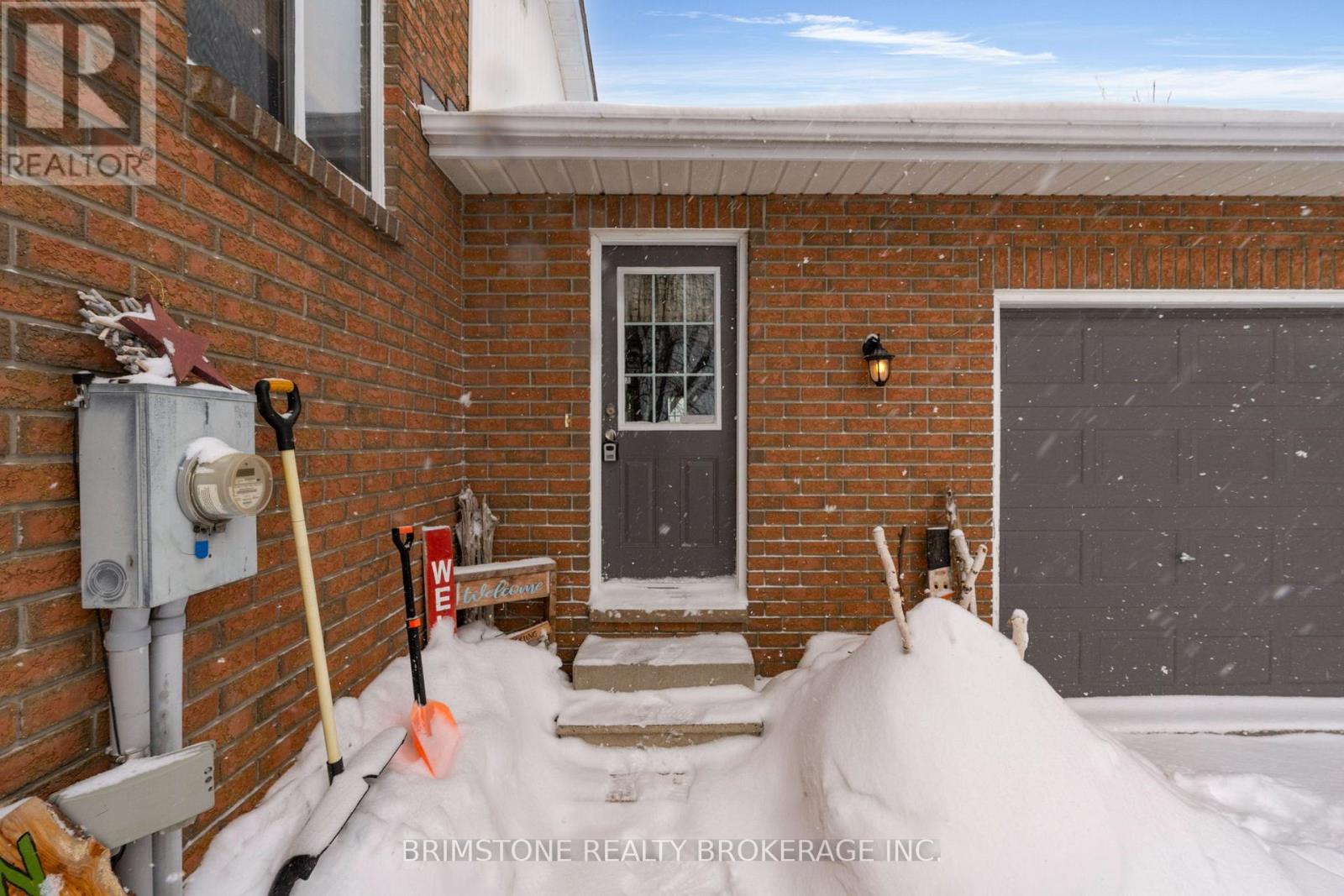 220 Morgan Road, Wasaga Beach, Ontario  L9Z 1N4 - Photo 3 - S12995710
