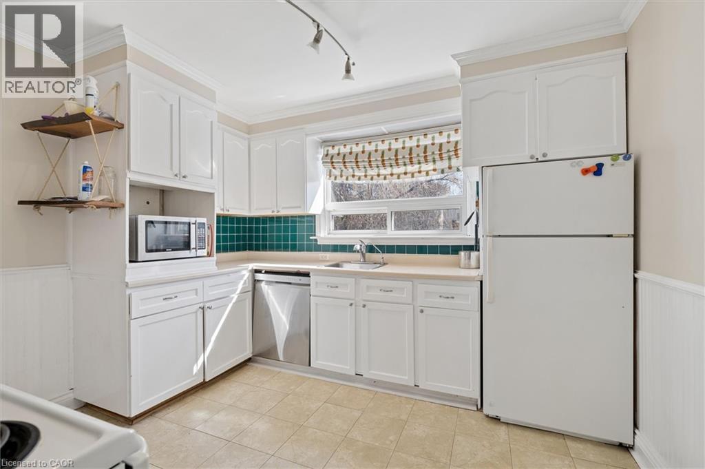 12 St Vincent Street, Kitchener, Ontario  N2H 4R2 - Photo 9 - 40820384