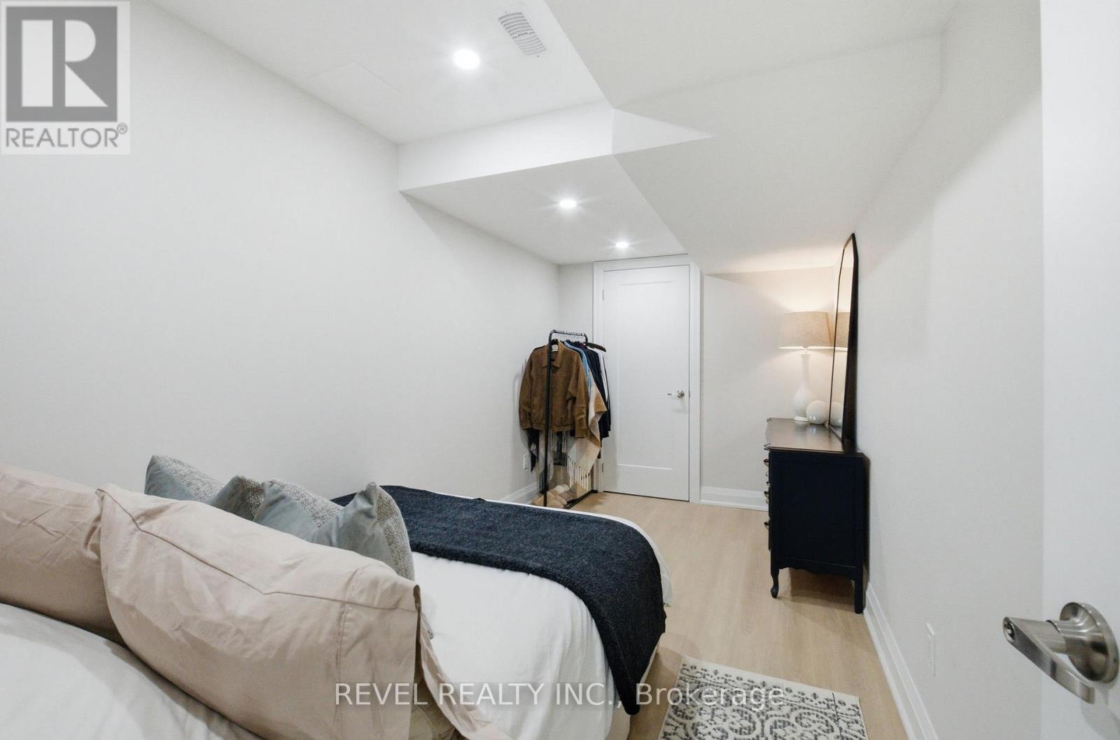 69 Pine Gate Place, Whitby, Ontario  L1R 0S2 - Photo 8 - E12995826