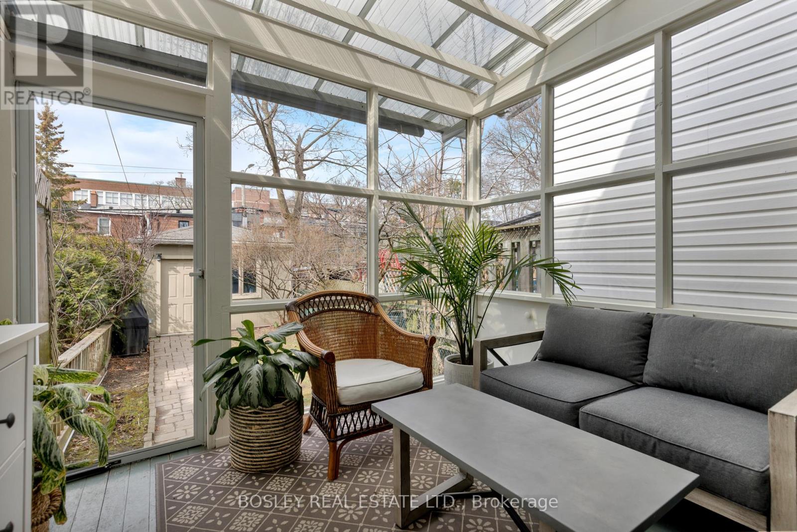 140 Garden Avenue, Toronto (Roncesvalles), Ontario  M6R 1H7 - Photo 14 - W12995496