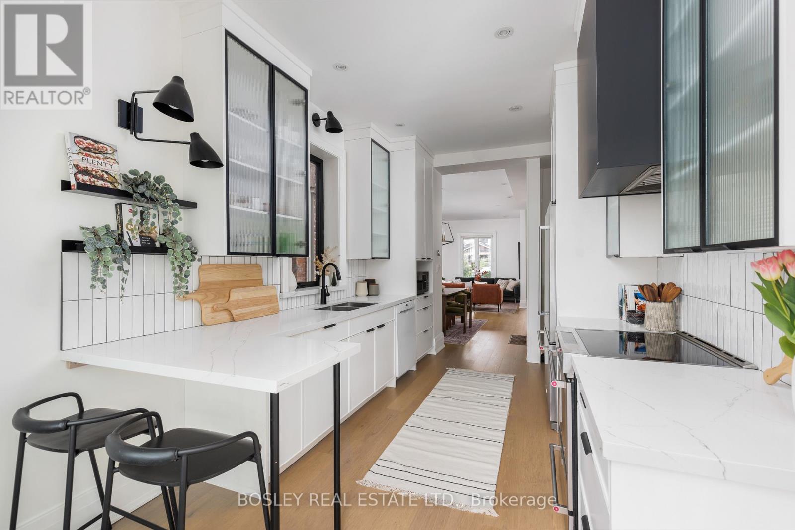 140 Garden Avenue, Toronto (Roncesvalles), Ontario  M6R 1H7 - Photo 17 - W12995496