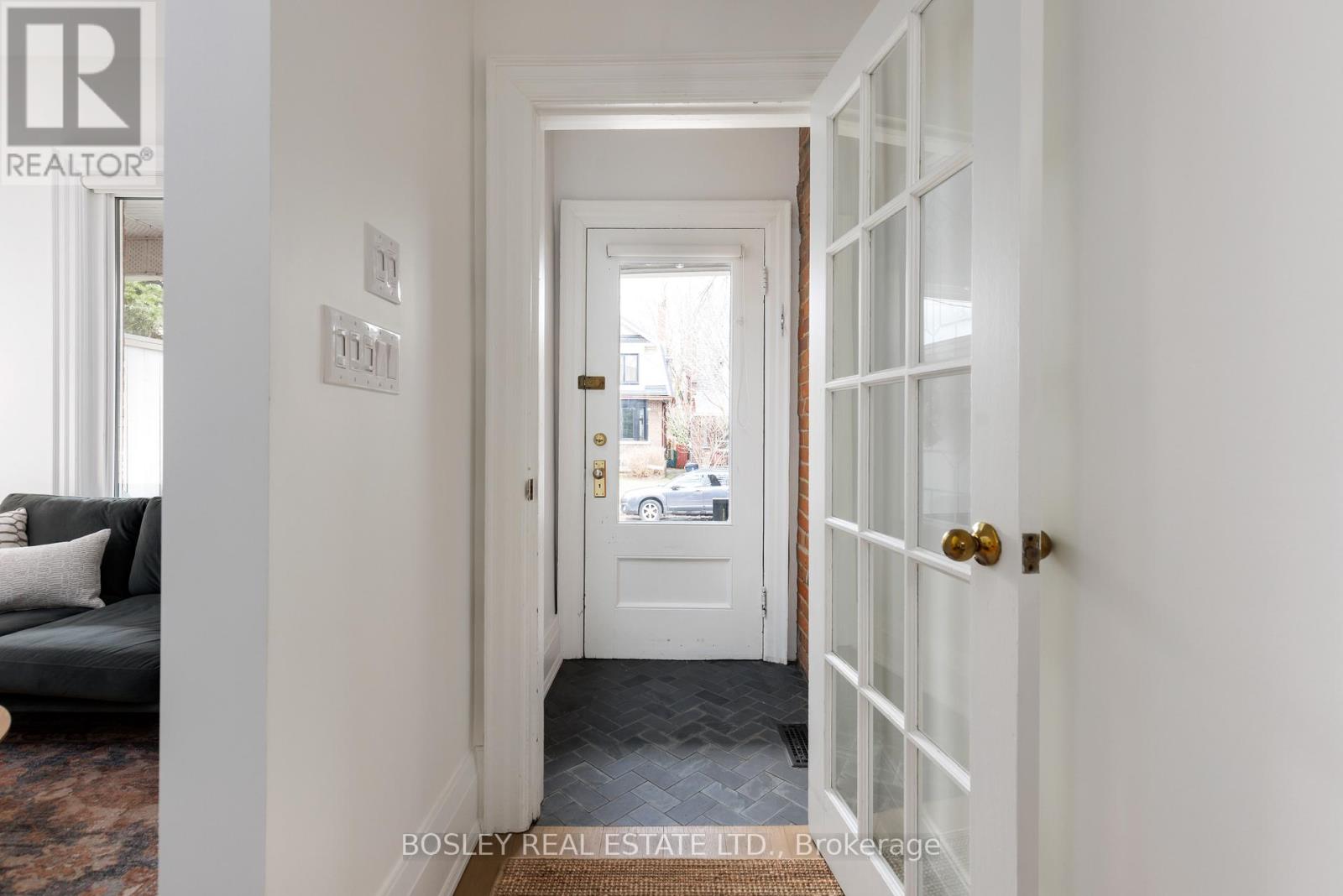 140 Garden Avenue, Toronto (Roncesvalles), Ontario  M6R 1H7 - Photo 19 - W12995496