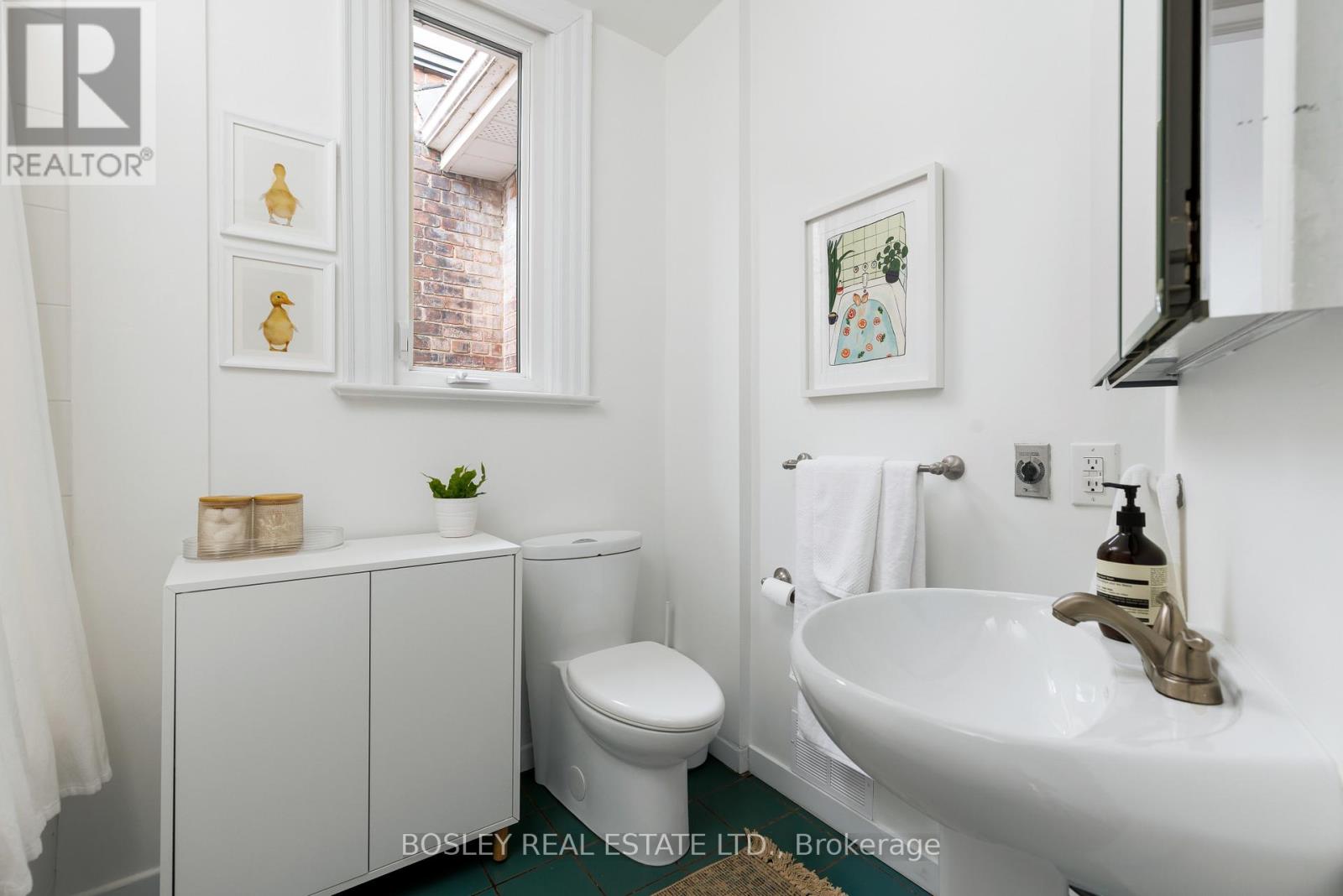 140 Garden Avenue, Toronto (Roncesvalles), Ontario  M6R 1H7 - Photo 34 - W12995496