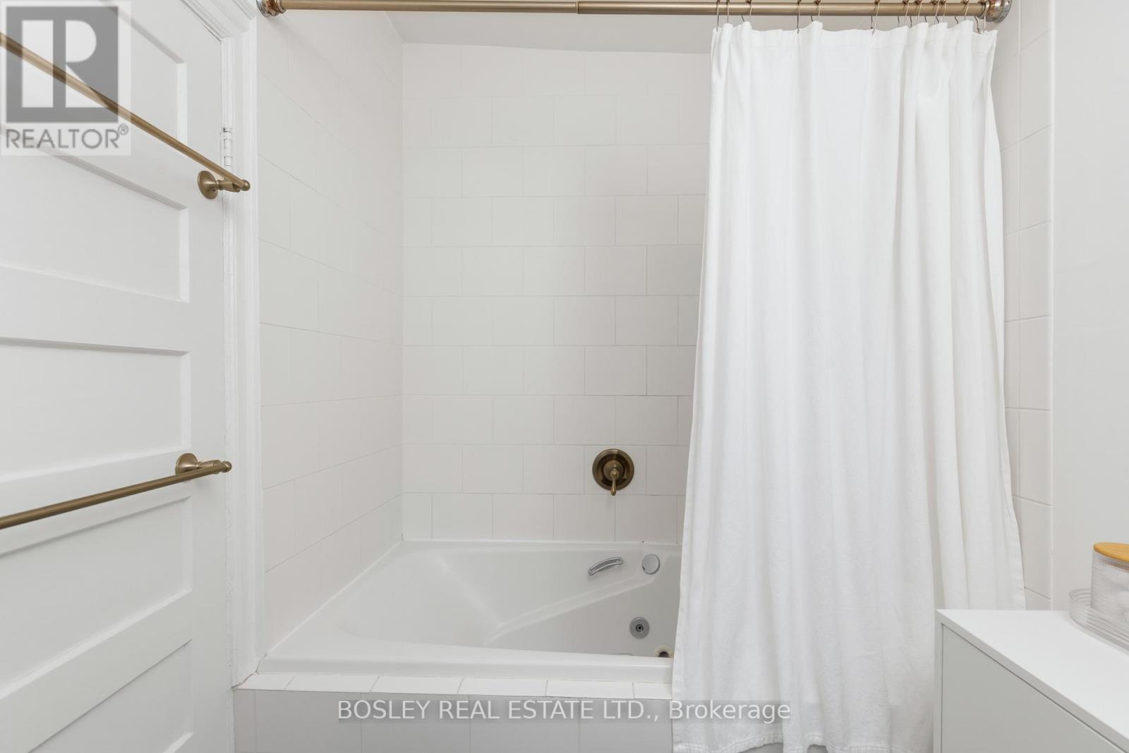 140 Garden Avenue, Toronto (Roncesvalles), Ontario  M6R 1H7 - Photo 35 - W12995496