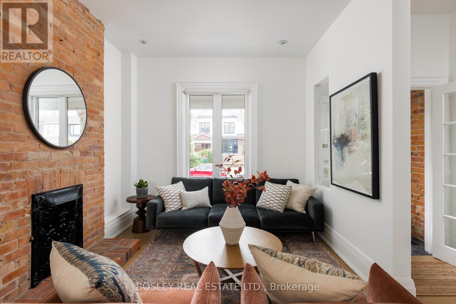 140 Garden Avenue, Toronto (Roncesvalles), Ontario  M6R 1H7 - Photo 4 - W12995496