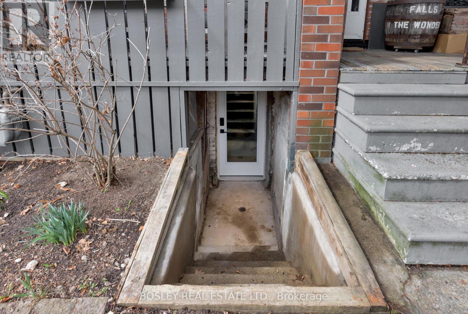 140 Garden Avenue, Toronto (Roncesvalles), Ontario  M6R 1H7 - Photo 40 - W12995496