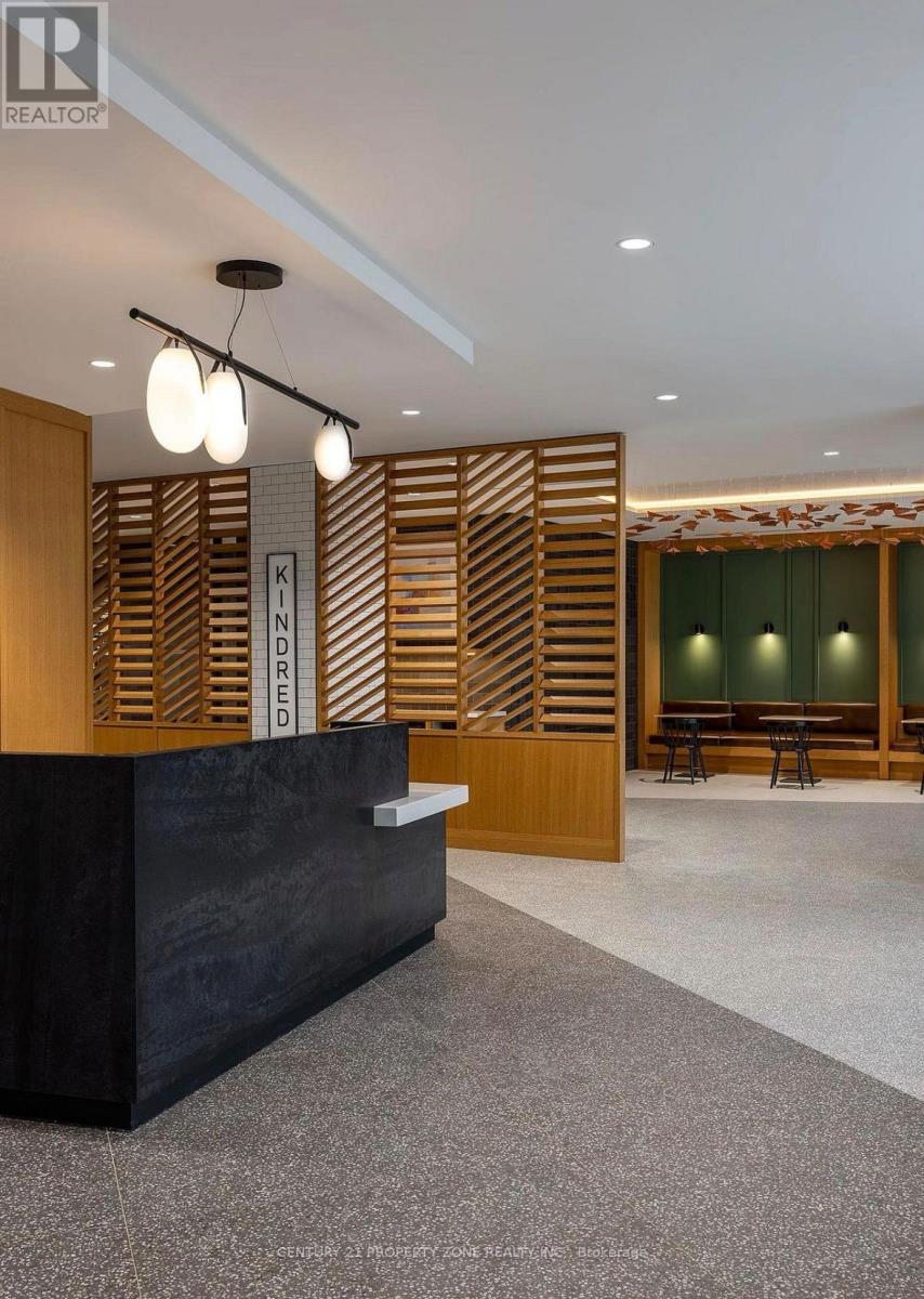 712 - 2495 Eglinton Avenue W, Mississauga, Ontario  L5M 2T2 - Photo 3 - W12995510