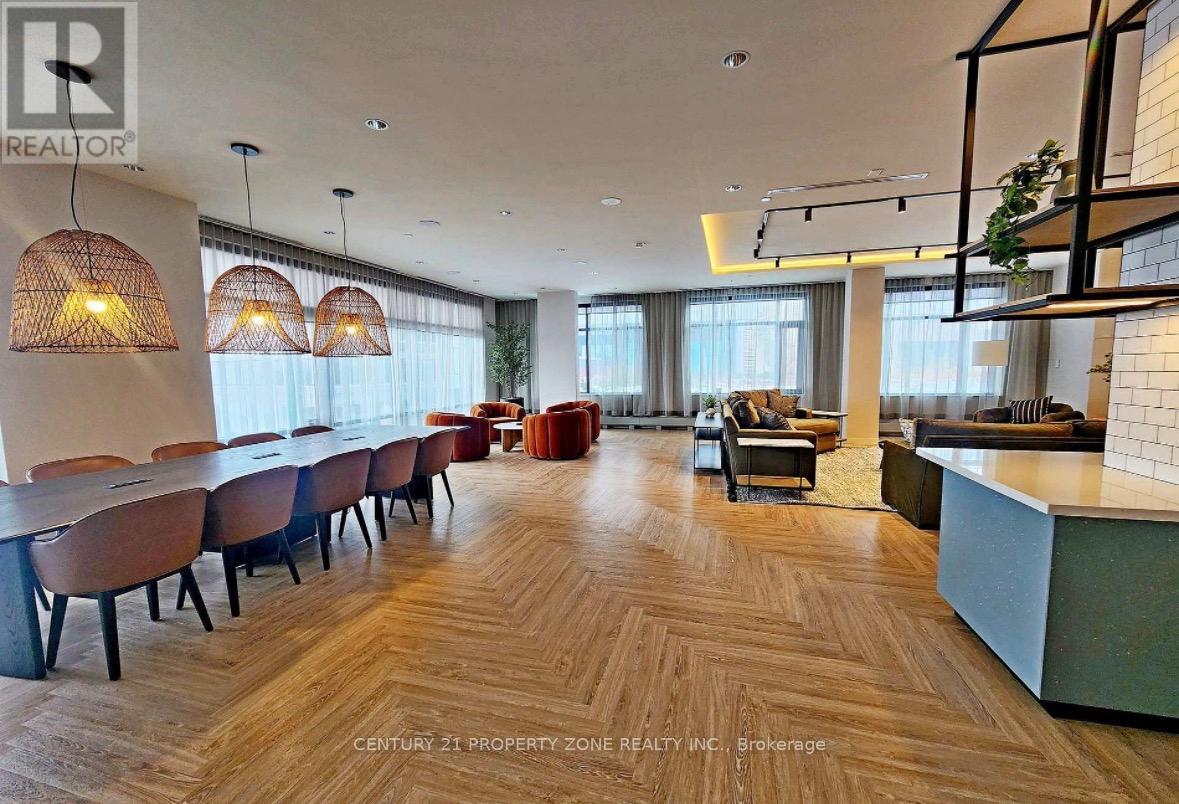 712 - 2495 Eglinton Avenue W, Mississauga, Ontario  L5M 2T2 - Photo 6 - W12995510