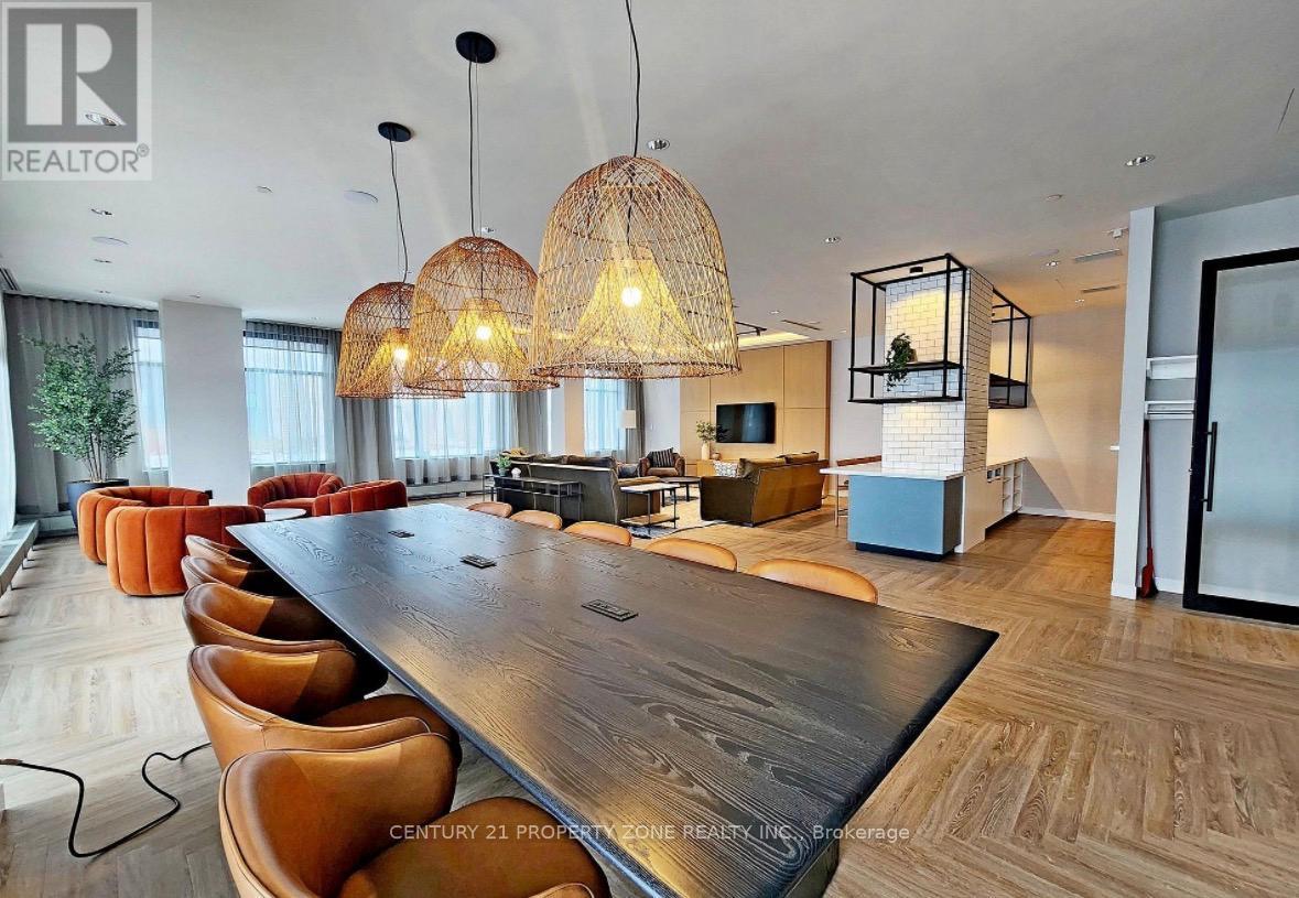 712 - 2495 Eglinton Avenue W, Mississauga, Ontario  L5M 2T2 - Photo 7 - W12995510