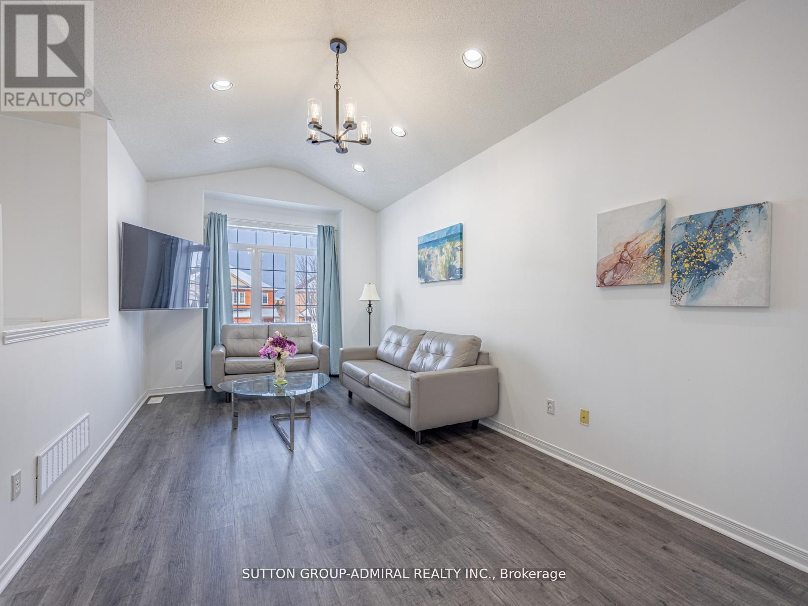 101 River Rock Crescent, Brampton, Ontario  L7A 2W4 - Photo 5 - W12995530